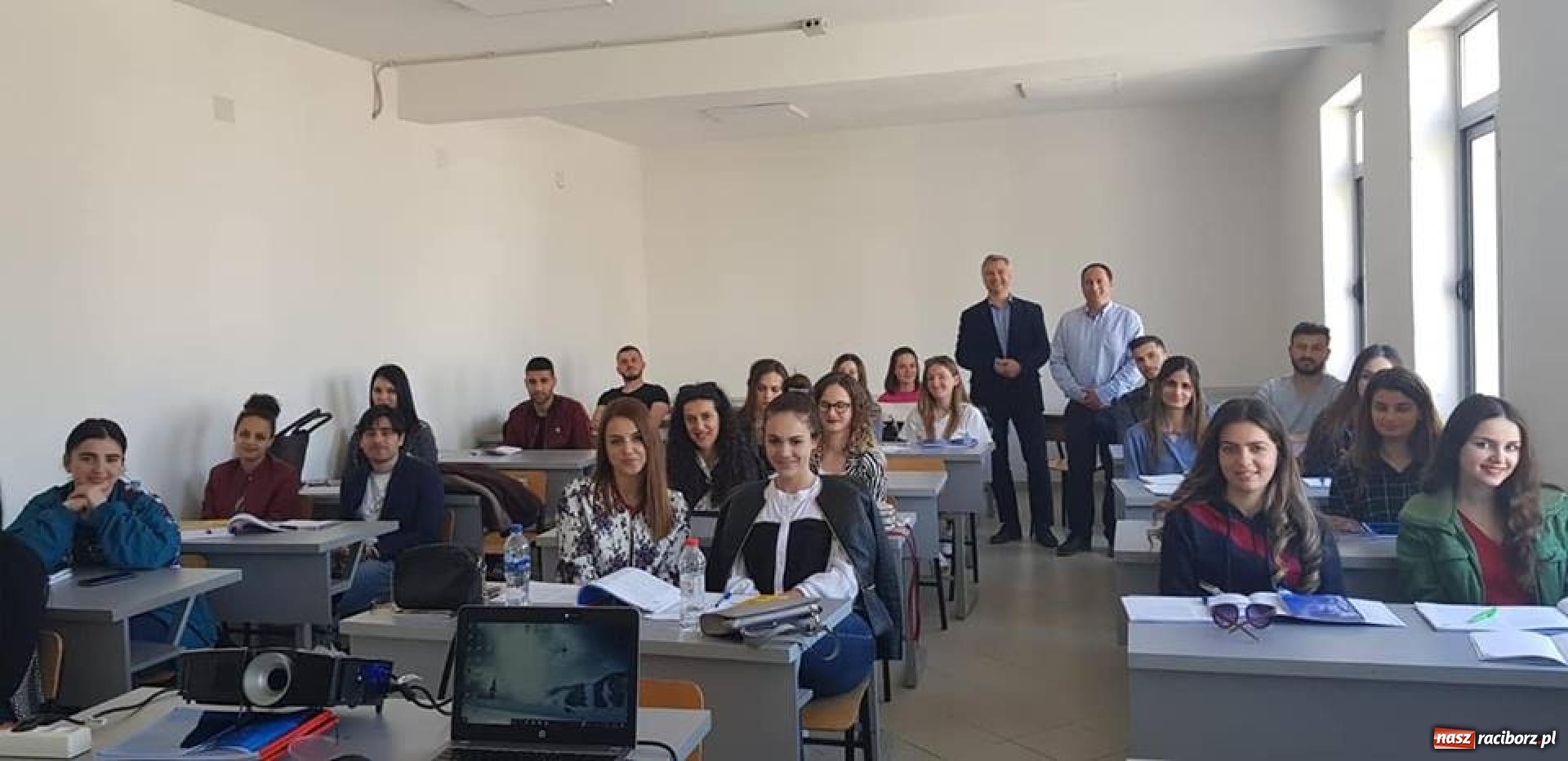 Zdjęcie w galerii na portalu naszraciborz.pl: Dyrektor Instytutu Neofilologii raciborskiej PWSZ na stypendium w Albanii wiadomości z regionu