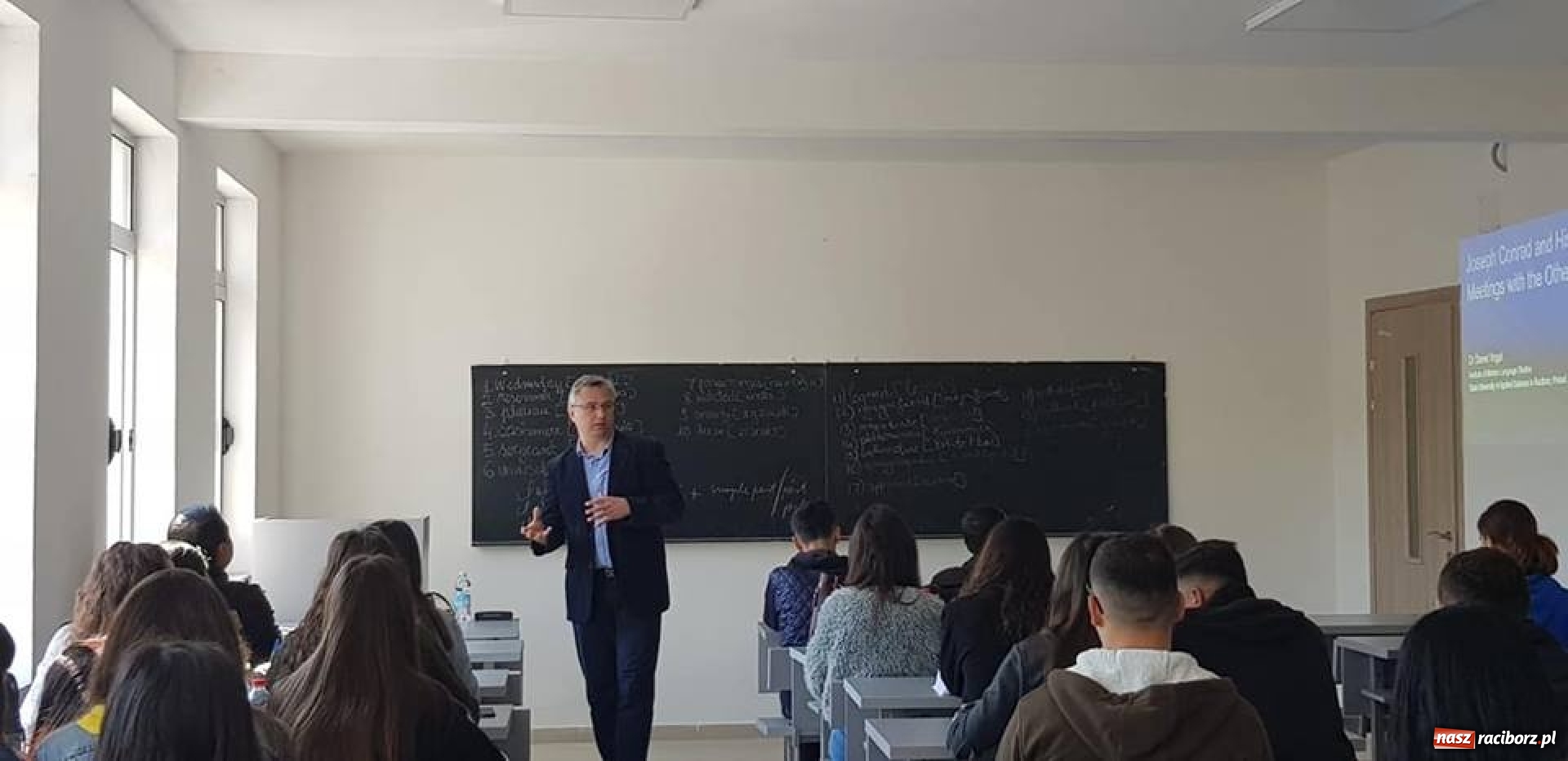 Zdjęcie w galerii na portalu naszraciborz.pl: Dyrektor Instytutu Neofilologii raciborskiej PWSZ na stypendium w Albanii wiadomości z regionu