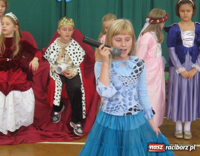 Zdjęcie w galerii na portalu naszraciborz.pl: Pasowanie na pierwszaka wiadomości z regionu