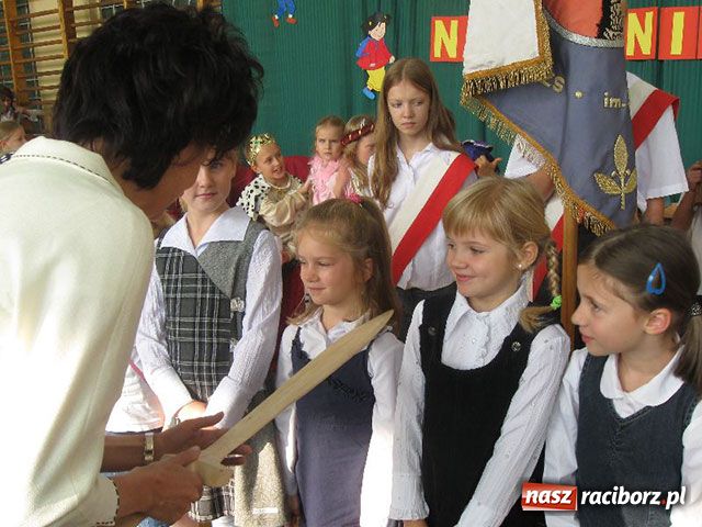 Zdjęcie w galerii na portalu naszraciborz.pl: Pasowanie na pierwszaka wiadomości z regionu