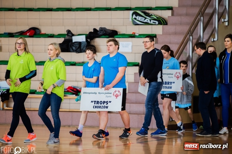 Zdjęcie w galerii na portalu naszraciborz.pl: 17. edycja Śląskiego Turnieju Badmintona Olimpiad Specjalnych wiadomości z regionu