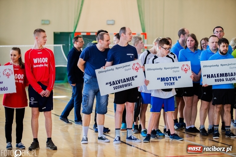 Zdjęcie w galerii na portalu naszraciborz.pl: 17. edycja Śląskiego Turnieju Badmintona Olimpiad Specjalnych wiadomości z regionu