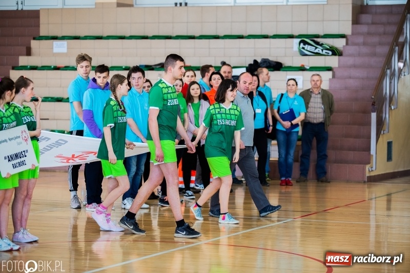 Zdjęcie w galerii na portalu naszraciborz.pl: 17. edycja Śląskiego Turnieju Badmintona Olimpiad Specjalnych wiadomości z regionu