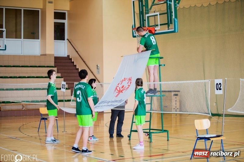 Zdjęcie w galerii na portalu naszraciborz.pl: 17. edycja Śląskiego Turnieju Badmintona Olimpiad Specjalnych wiadomości z regionu