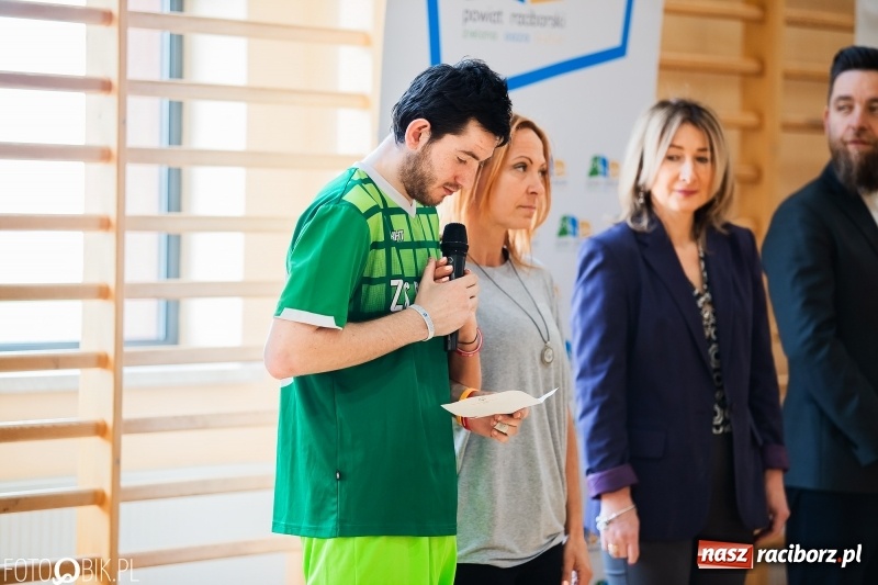 Zdjęcie w galerii na portalu naszraciborz.pl: 17. edycja Śląskiego Turnieju Badmintona Olimpiad Specjalnych wiadomości z regionu