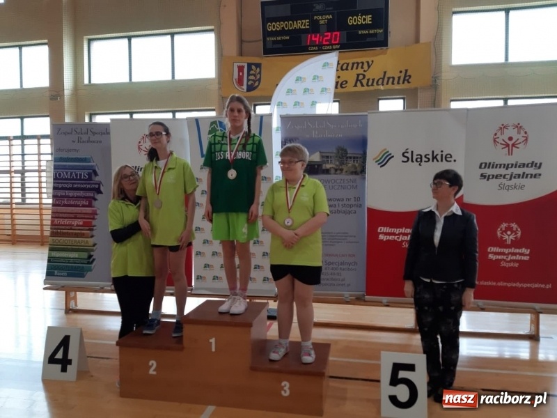 Zdjęcie w galerii na portalu naszraciborz.pl: 17. edycja Śląskiego Turnieju Badmintona Olimpiad Specjalnych wiadomości z regionu