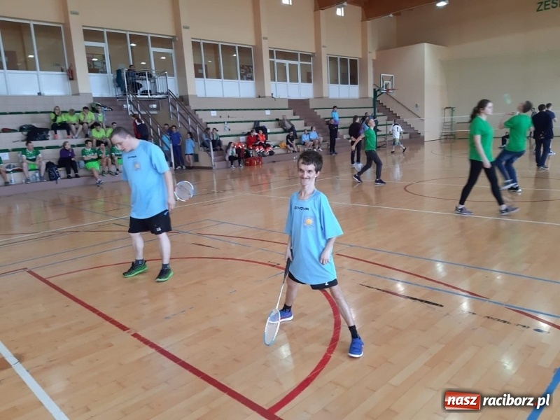 Zdjęcie w galerii na portalu naszraciborz.pl: 17. edycja Śląskiego Turnieju Badmintona Olimpiad Specjalnych wiadomości z regionu