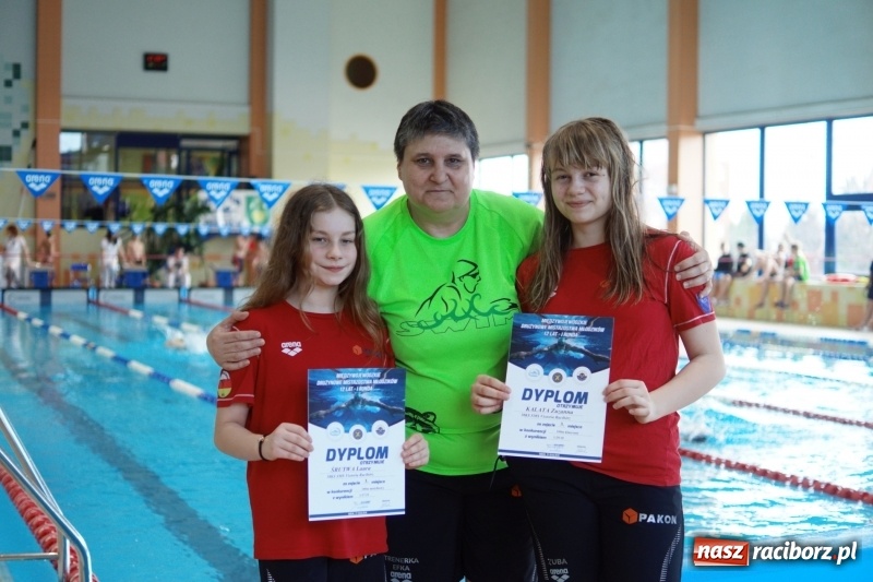 Zdjęcie w galerii na portalu naszraciborz.pl: Dobra passa pływaków z SP 15  wiadomości z regionu