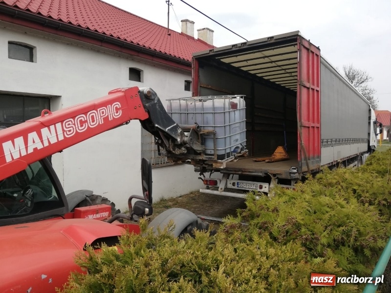Zdjęcie w galerii na portalu naszraciborz.pl: Bomba w centrum wsi przestała tykać! Ogromne koszty operacji wiadomości z regionu