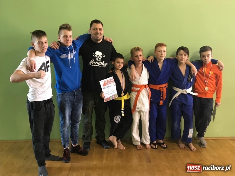 Zdjęcie w galerii na portalu naszraciborz.pl: Dobry start Łamatorów w Kuźni Raciborskiej wiadomości z regionu