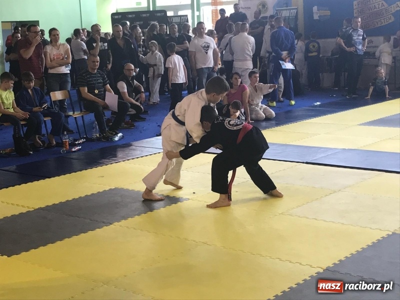 Zdjęcie w galerii na portalu naszraciborz.pl: Dobry start Łamatorów w Kuźni Raciborskiej wiadomości z regionu