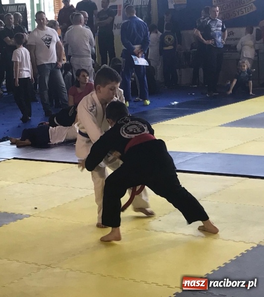 Zdjęcie w galerii na portalu naszraciborz.pl: Dobry start Łamatorów w Kuźni Raciborskiej wiadomości z regionu