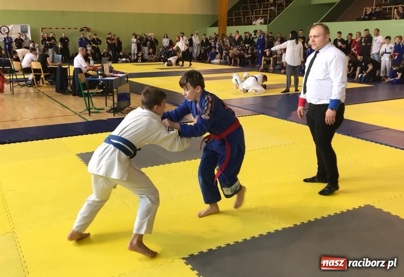 Zdjęcie w galerii na portalu naszraciborz.pl: Dobry start Łamatorów w Kuźni Raciborskiej wiadomości z regionu