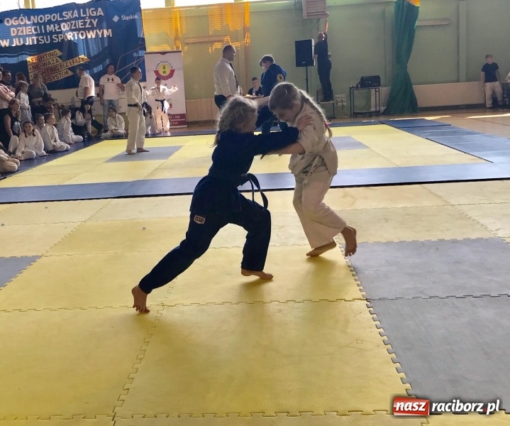 Zdjęcie w galerii na portalu naszraciborz.pl: Dobry start Łamatorów w Kuźni Raciborskiej wiadomości z regionu