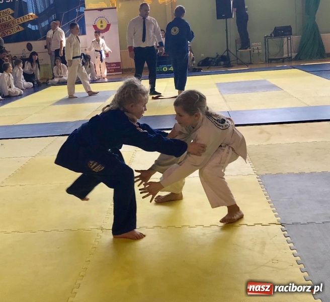 Zdjęcie w galerii na portalu naszraciborz.pl: Dobry start Łamatorów w Kuźni Raciborskiej wiadomości z regionu