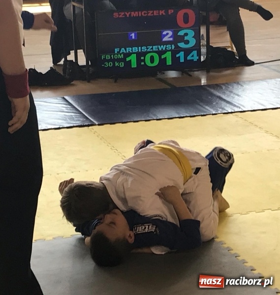 Zdjęcie w galerii na portalu naszraciborz.pl: Dobry start Łamatorów w Kuźni Raciborskiej wiadomości z regionu