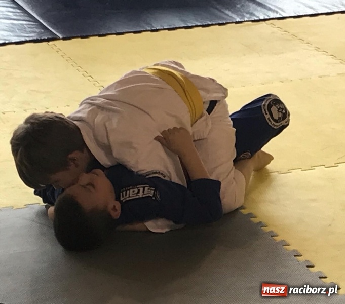 Zdjęcie w galerii na portalu naszraciborz.pl: Dobry start Łamatorów w Kuźni Raciborskiej wiadomości z regionu