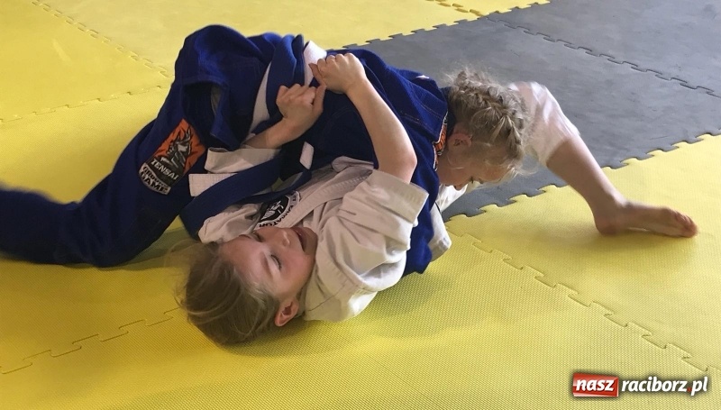 Zdjęcie w galerii na portalu naszraciborz.pl: Dobry start Łamatorów w Kuźni Raciborskiej wiadomości z regionu