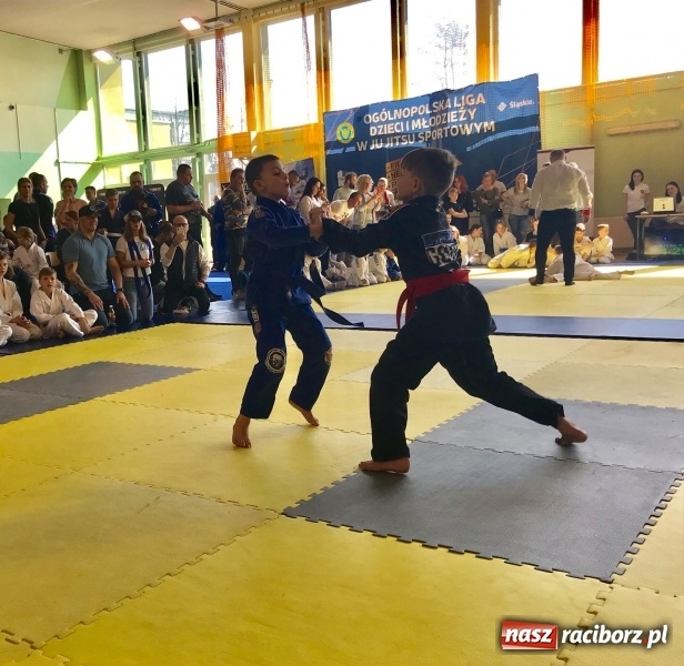 Zdjęcie w galerii na portalu naszraciborz.pl: Dobry start Łamatorów w Kuźni Raciborskiej wiadomości z regionu