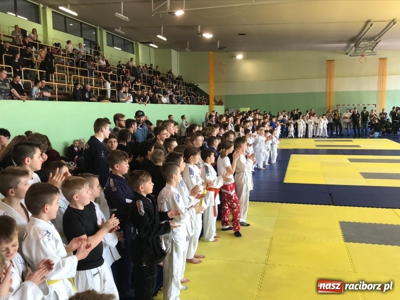 Zdjęcie w galerii na portalu naszraciborz.pl: Dobry start Łamatorów w Kuźni Raciborskiej wiadomości z regionu