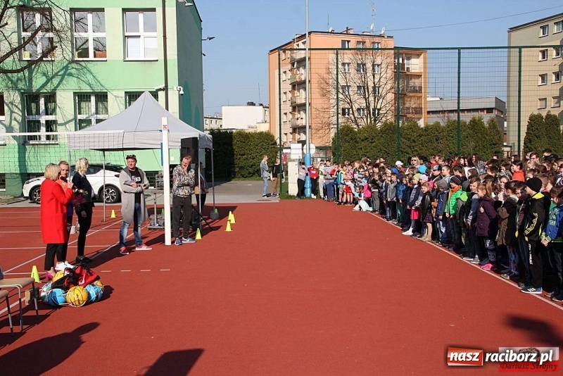 Zdjęcie w galerii na portalu naszraciborz.pl: Uczniowie SP 13 trenowali z Justyną Święty-Ersetic wiadomości z regionu