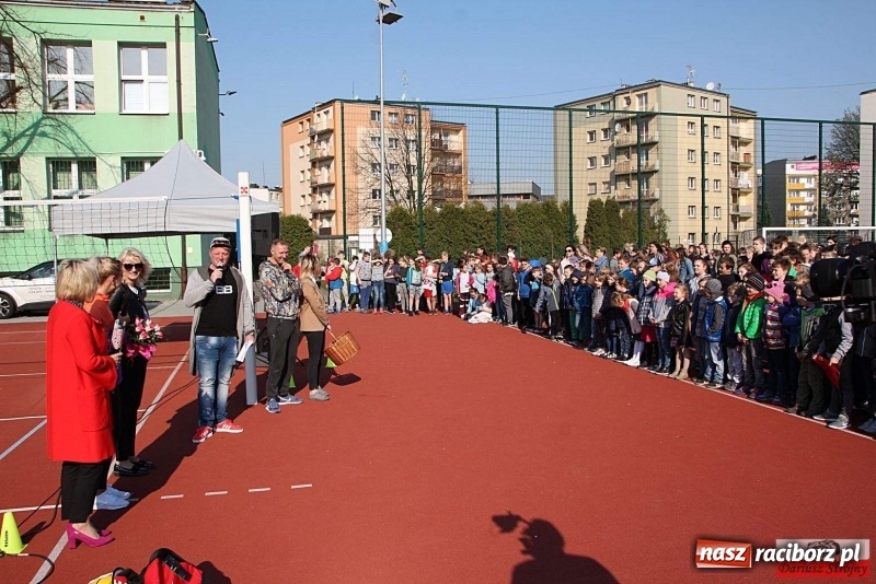 Zdjęcie w galerii na portalu naszraciborz.pl: Uczniowie SP 13 trenowali z Justyną Święty-Ersetic wiadomości z regionu