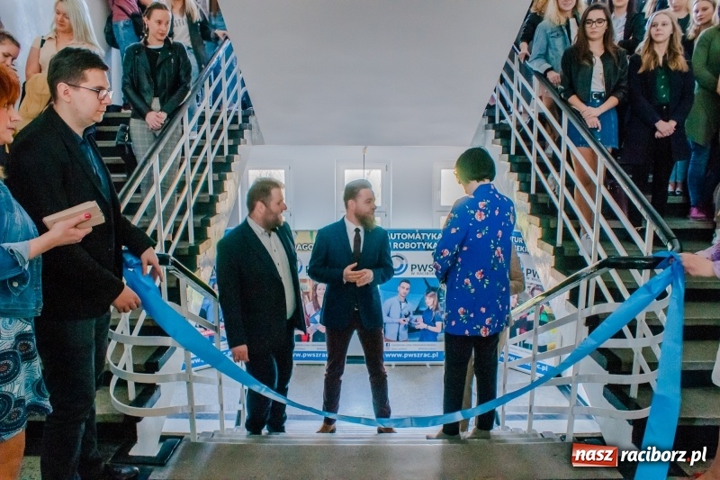 Zdjęcie w galerii na portalu naszraciborz.pl: W PWSZ odbył się I Festiwal Książki Naukowej  wiadomości z regionu