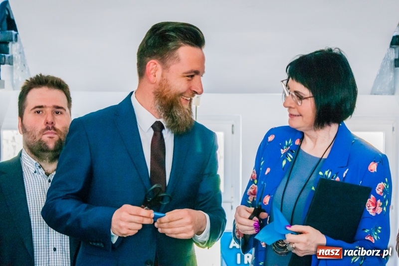 Zdjęcie w galerii na portalu naszraciborz.pl: W PWSZ odbył się I Festiwal Książki Naukowej  wiadomości z regionu