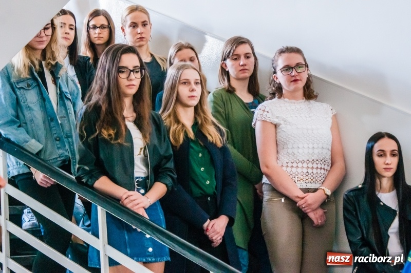 Zdjęcie w galerii na portalu naszraciborz.pl: W PWSZ odbył się I Festiwal Książki Naukowej  wiadomości z regionu