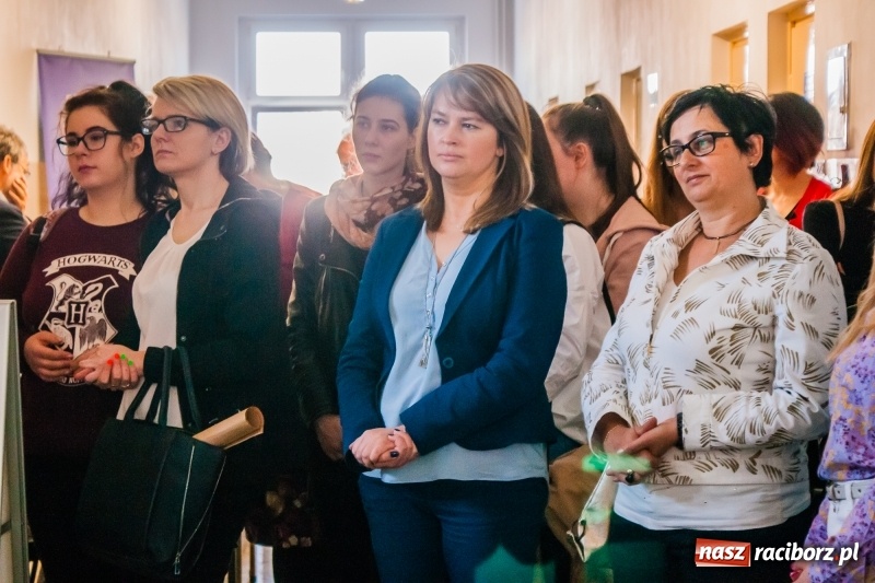 Zdjęcie w galerii na portalu naszraciborz.pl: W PWSZ odbył się I Festiwal Książki Naukowej  wiadomości z regionu