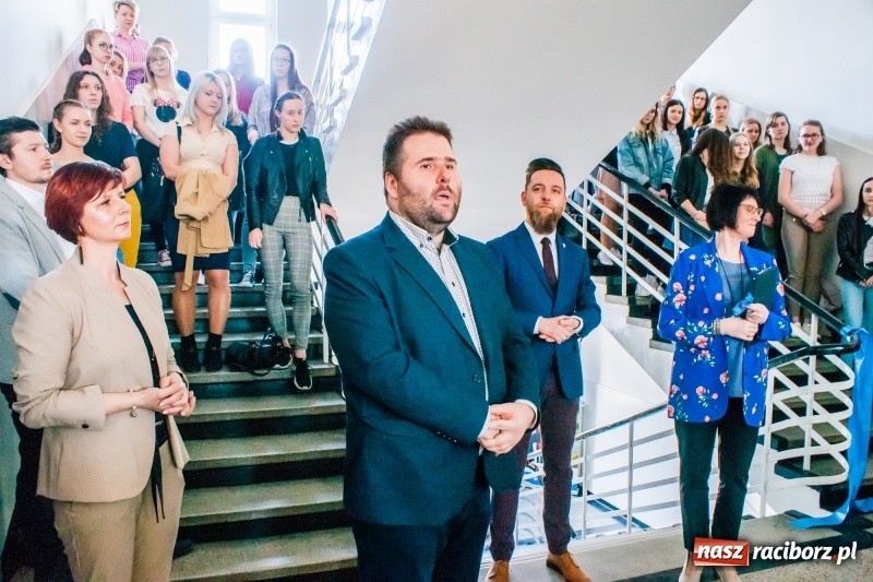 Zdjęcie w galerii na portalu naszraciborz.pl: W PWSZ odbył się I Festiwal Książki Naukowej  wiadomości z regionu