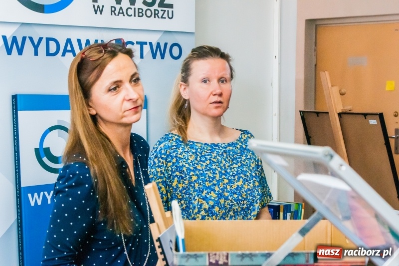 Zdjęcie w galerii na portalu naszraciborz.pl: W PWSZ odbył się I Festiwal Książki Naukowej  wiadomości z regionu