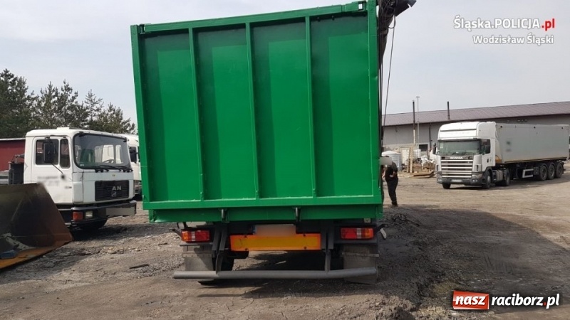 Zdjęcie w galerii na portalu naszraciborz.pl: Drony pokazały jak oszukują przy transporcie węgla [FOTO i WIDEO] wiadomości z regionu