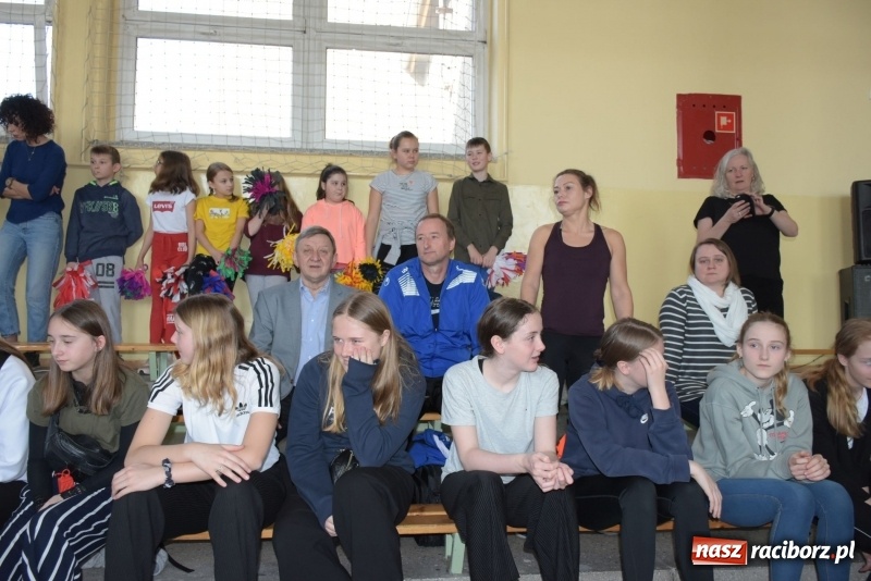 Zdjęcie w galerii na portalu naszraciborz.pl: W zdrowym ciele zdrowy duch – międzynarodowy projekt w Szkole w Tworkowie wiadomości z regionu