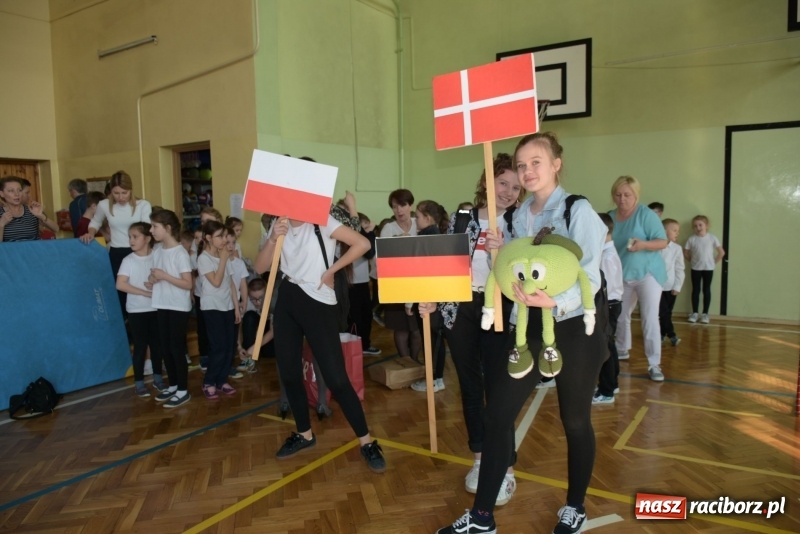 Zdjęcie w galerii na portalu naszraciborz.pl: W zdrowym ciele zdrowy duch – międzynarodowy projekt w Szkole w Tworkowie wiadomości z regionu