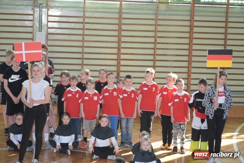 Zdjęcie w galerii na portalu naszraciborz.pl: W zdrowym ciele zdrowy duch – międzynarodowy projekt w Szkole w Tworkowie wiadomości z regionu