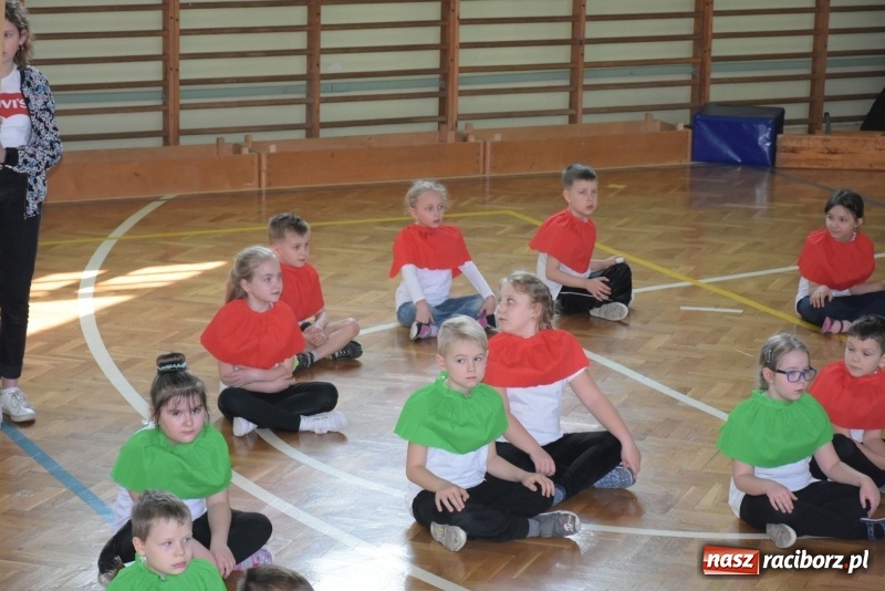 Zdjęcie w galerii na portalu naszraciborz.pl: W zdrowym ciele zdrowy duch – międzynarodowy projekt w Szkole w Tworkowie wiadomości z regionu