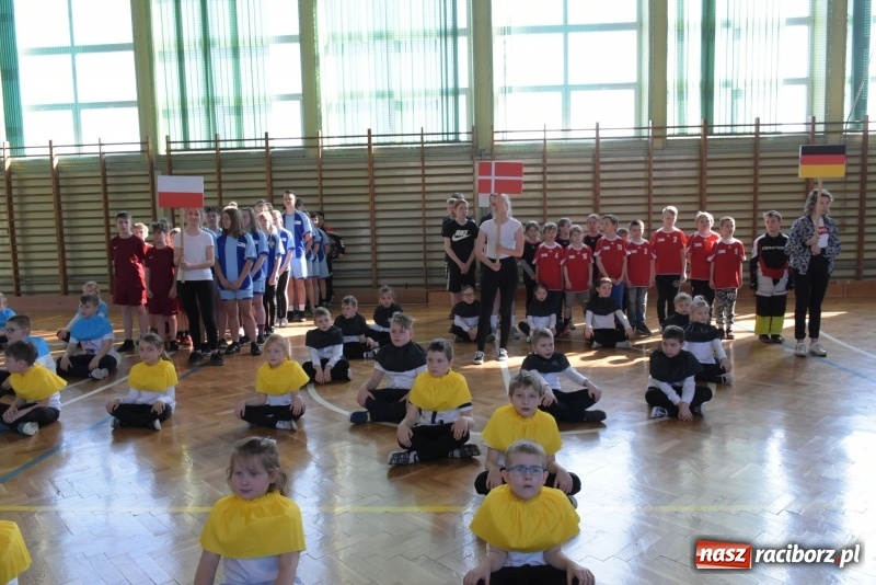 Zdjęcie w galerii na portalu naszraciborz.pl: W zdrowym ciele zdrowy duch – międzynarodowy projekt w Szkole w Tworkowie wiadomości z regionu