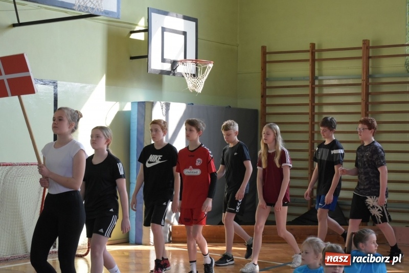 Zdjęcie w galerii na portalu naszraciborz.pl: W zdrowym ciele zdrowy duch – międzynarodowy projekt w Szkole w Tworkowie wiadomości z regionu