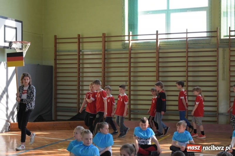 Zdjęcie w galerii na portalu naszraciborz.pl: W zdrowym ciele zdrowy duch – międzynarodowy projekt w Szkole w Tworkowie wiadomości z regionu