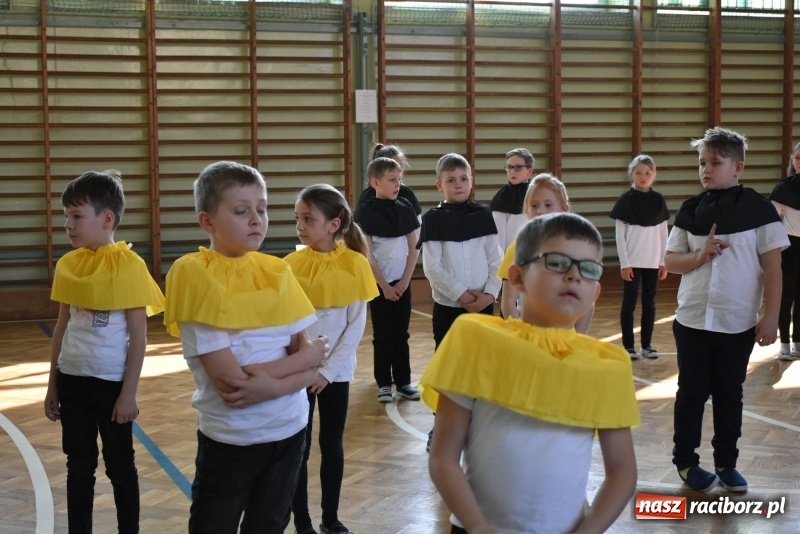 Zdjęcie w galerii na portalu naszraciborz.pl: W zdrowym ciele zdrowy duch – międzynarodowy projekt w Szkole w Tworkowie wiadomości z regionu