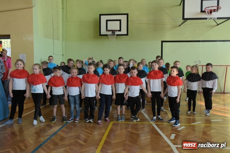 Zdjęcie w galerii na portalu naszraciborz.pl: W zdrowym ciele zdrowy duch – międzynarodowy projekt w Szkole w Tworkowie wiadomości z regionu