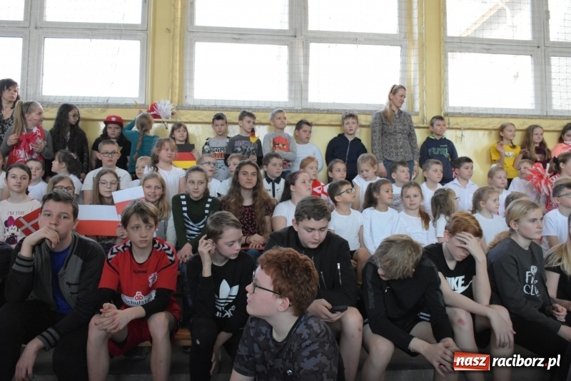 Zdjęcie w galerii na portalu naszraciborz.pl: W zdrowym ciele zdrowy duch – międzynarodowy projekt w Szkole w Tworkowie wiadomości z regionu