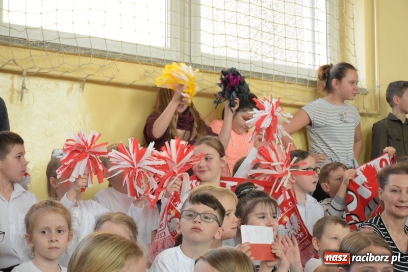 Zdjęcie w galerii na portalu naszraciborz.pl: W zdrowym ciele zdrowy duch – międzynarodowy projekt w Szkole w Tworkowie wiadomości z regionu