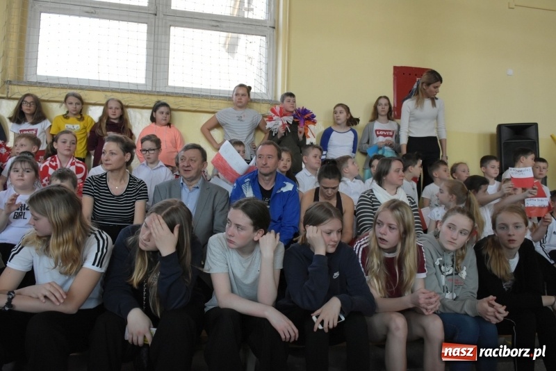 Zdjęcie w galerii na portalu naszraciborz.pl: W zdrowym ciele zdrowy duch – międzynarodowy projekt w Szkole w Tworkowie wiadomości z regionu