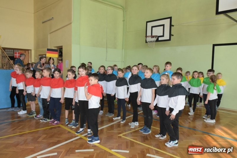 Zdjęcie w galerii na portalu naszraciborz.pl: W zdrowym ciele zdrowy duch – międzynarodowy projekt w Szkole w Tworkowie wiadomości z regionu