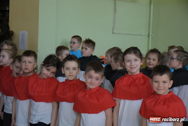 Zdjęcie w galerii na portalu naszraciborz.pl: W zdrowym ciele zdrowy duch – międzynarodowy projekt w Szkole w Tworkowie wiadomości z regionu