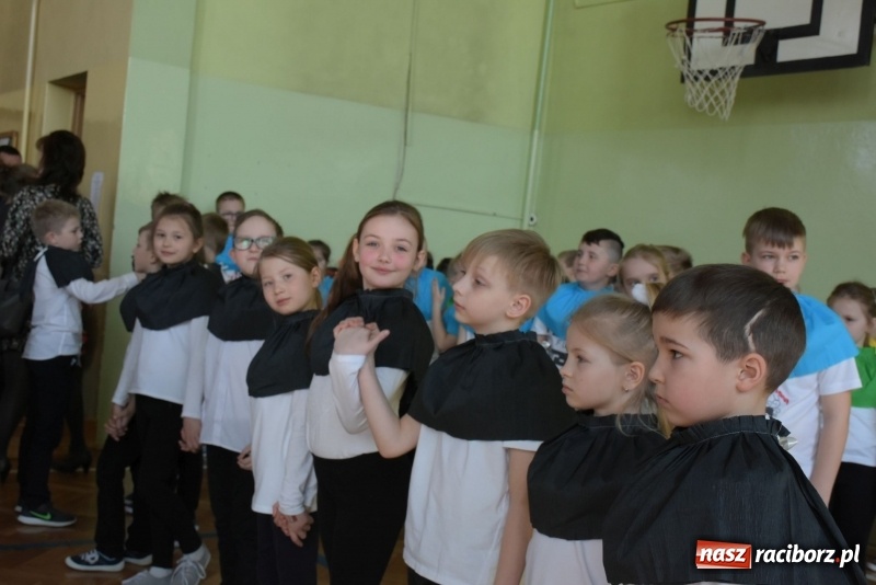 Zdjęcie w galerii na portalu naszraciborz.pl: W zdrowym ciele zdrowy duch – międzynarodowy projekt w Szkole w Tworkowie wiadomości z regionu