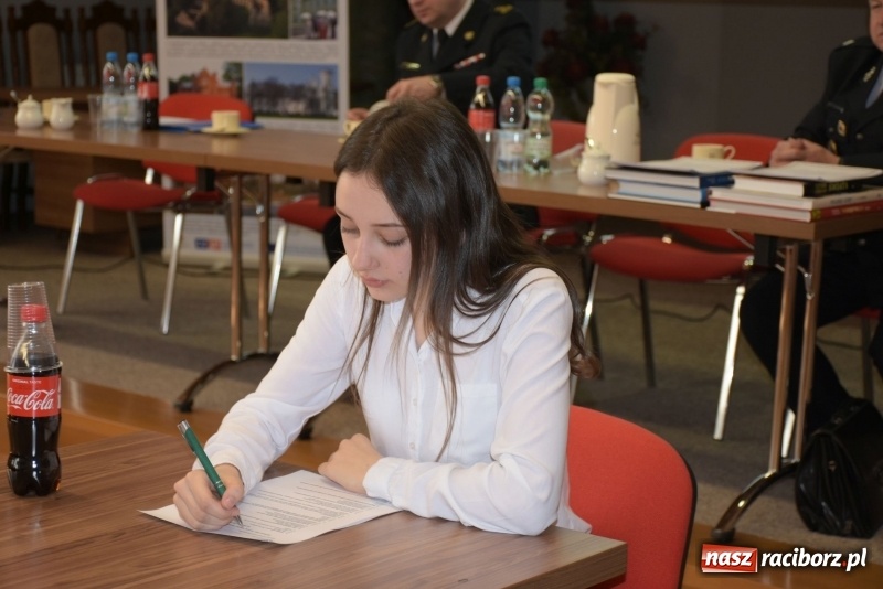 Zdjęcie w galerii na portalu naszraciborz.pl: Młodzież zapobiega pożarom. Turniej wiedzy pożarniczej  wiadomości z regionu