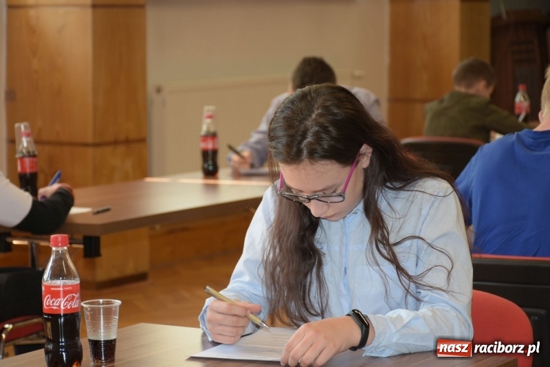 Zdjęcie w galerii na portalu naszraciborz.pl: Młodzież zapobiega pożarom. Turniej wiedzy pożarniczej  wiadomości z regionu